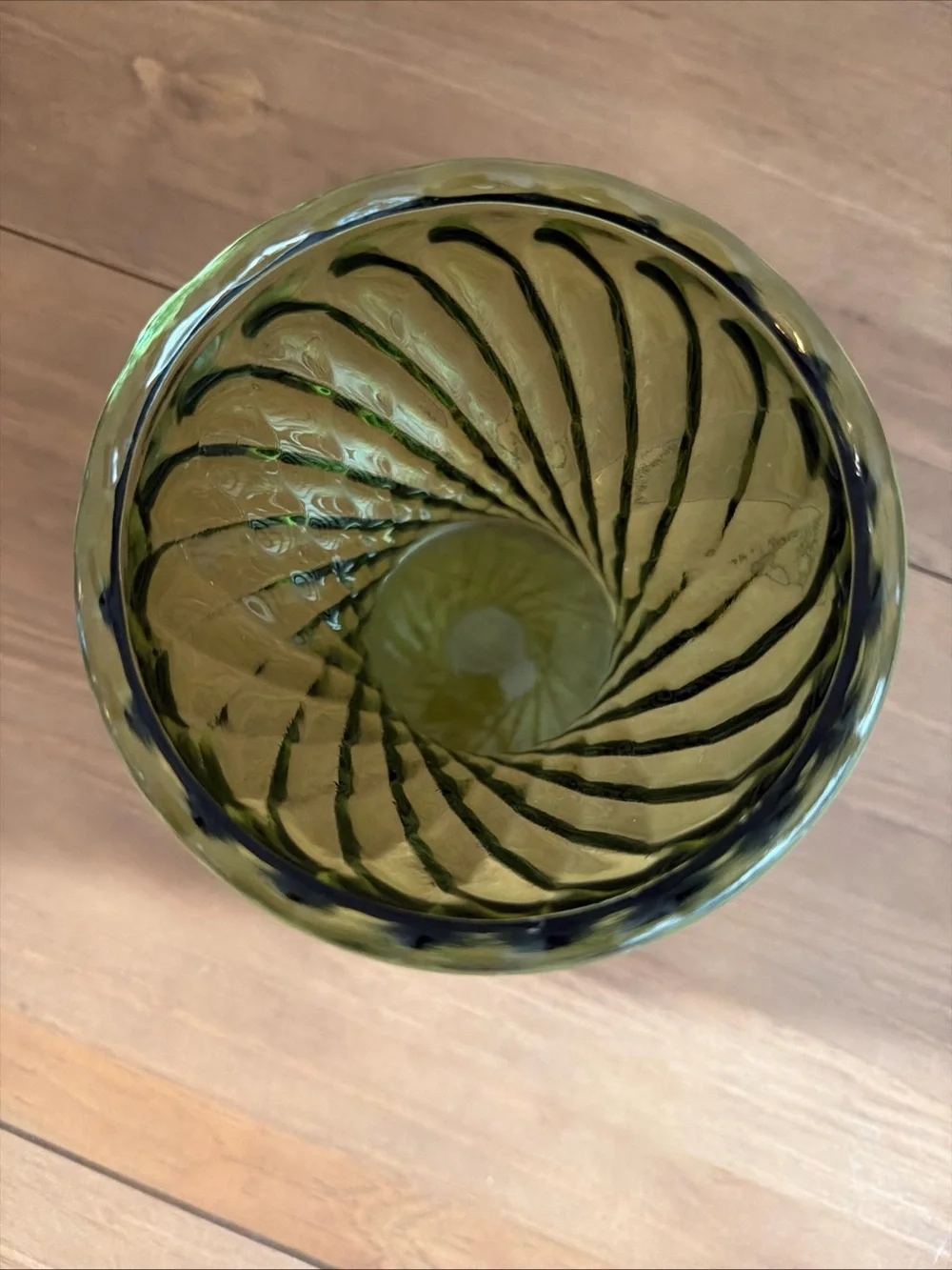 New vintage Green Swirl Glass Vase - Brand Unknown